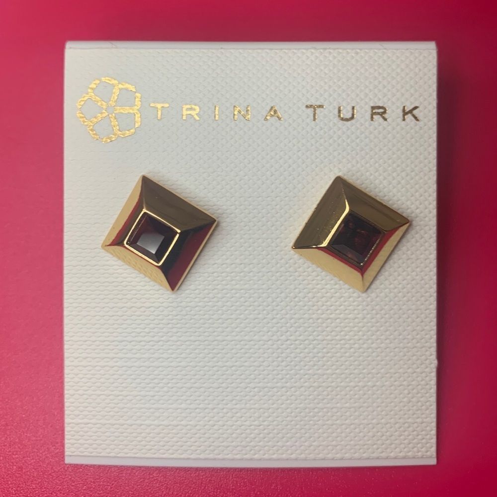 TRINA Turk Square Button earrings New - Picture 2 of 2